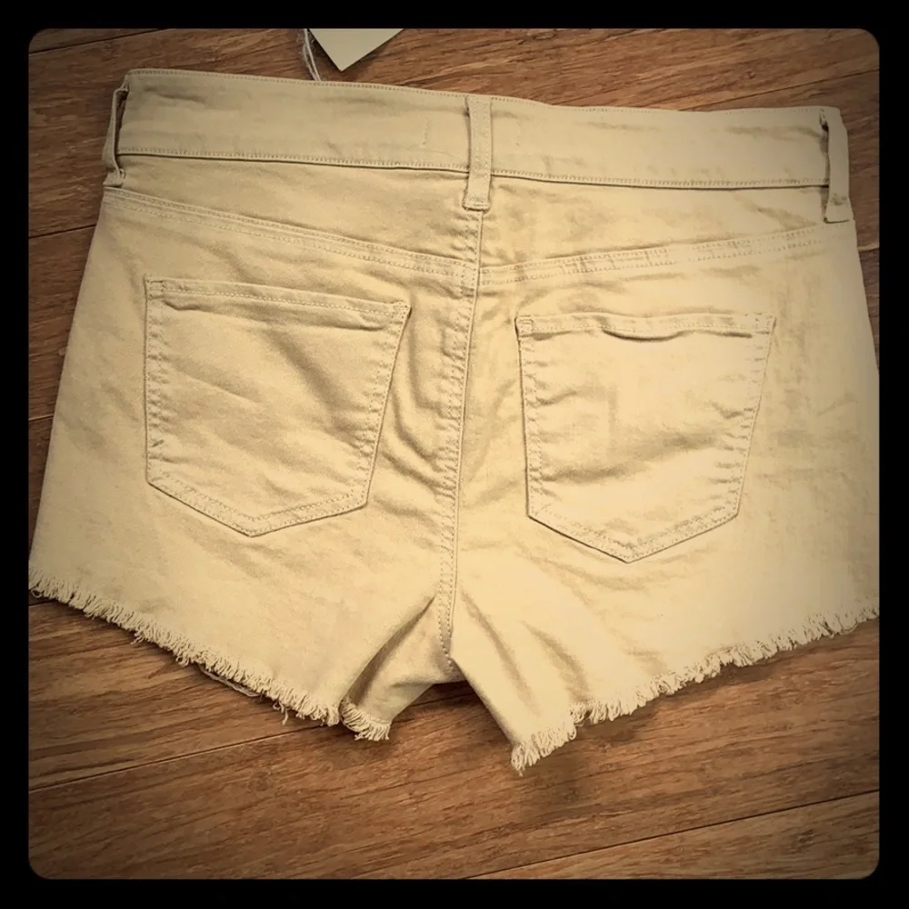 NEW ALTAR’D STATE Women High Waist Button Short 28